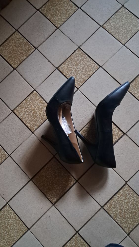 Chaussures  femme noir talon  10cm  aiguille. 20 Xertigny (88)