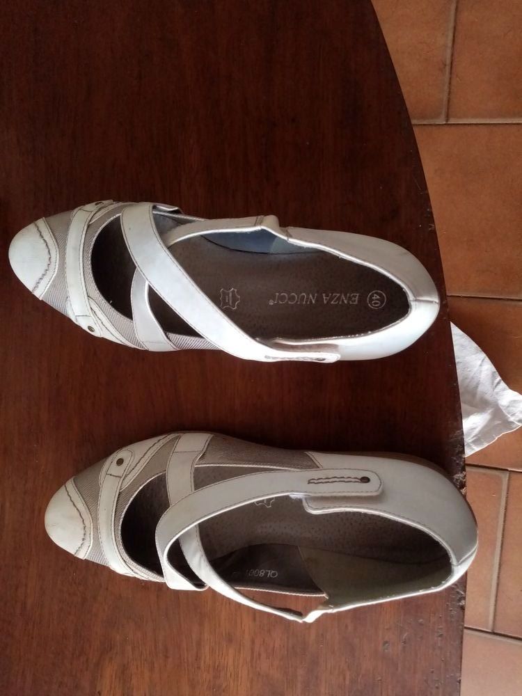 Chaussures femme sans talon blanche  25 Saint-Paul-lès-Dax (40)