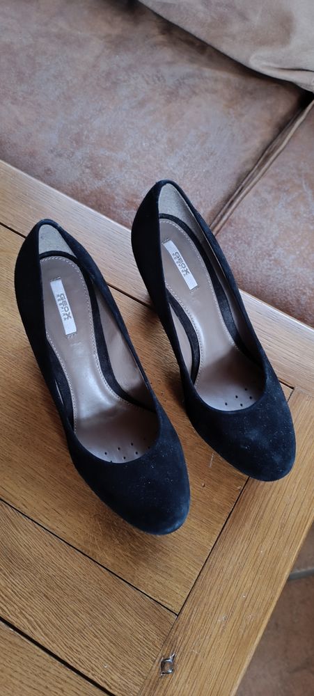 Chaussures femme taille 36 �tat neuf marque GEOX 25 Chamali�res (63)