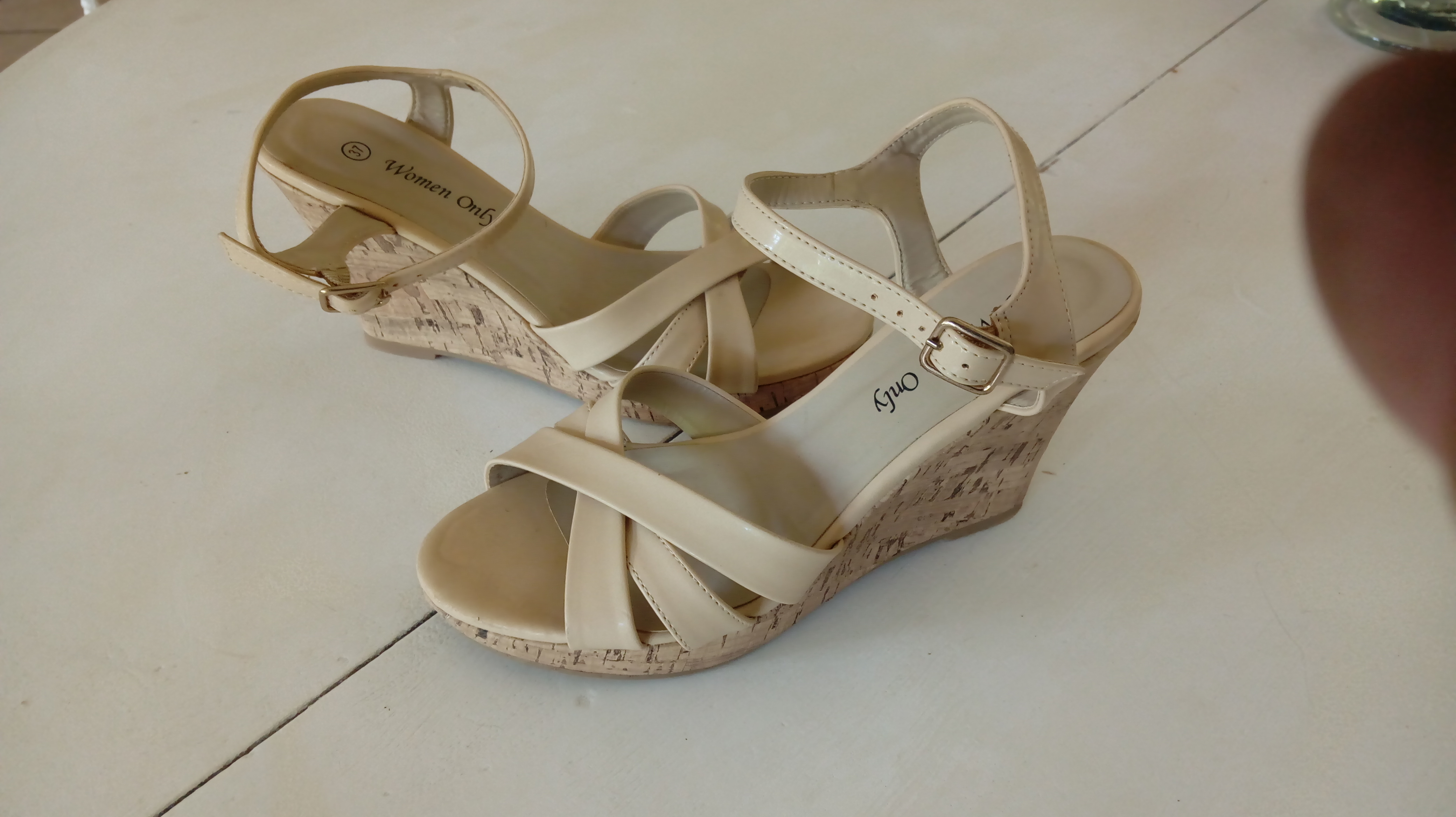 chaussures femme  � talon  37 10 B�lesta (09)