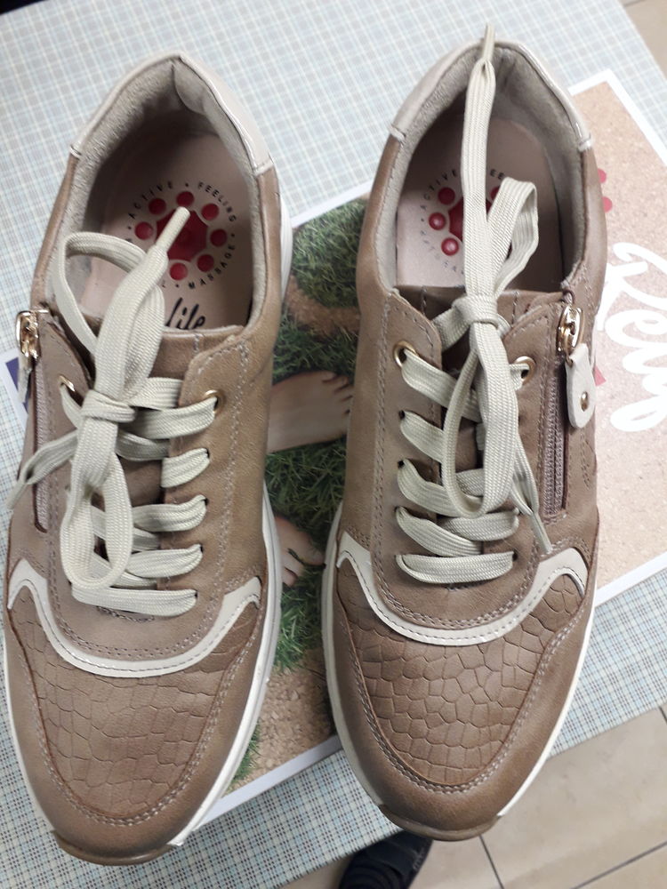 N.3 Chaussures femmes taille 39 10 Les Forges (88)