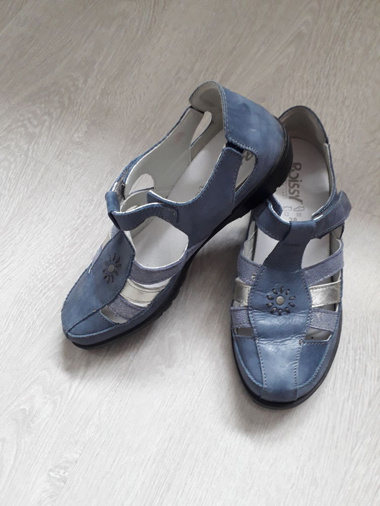 N.5 Chaussures femmes taille 38 8 Les Forges (88)