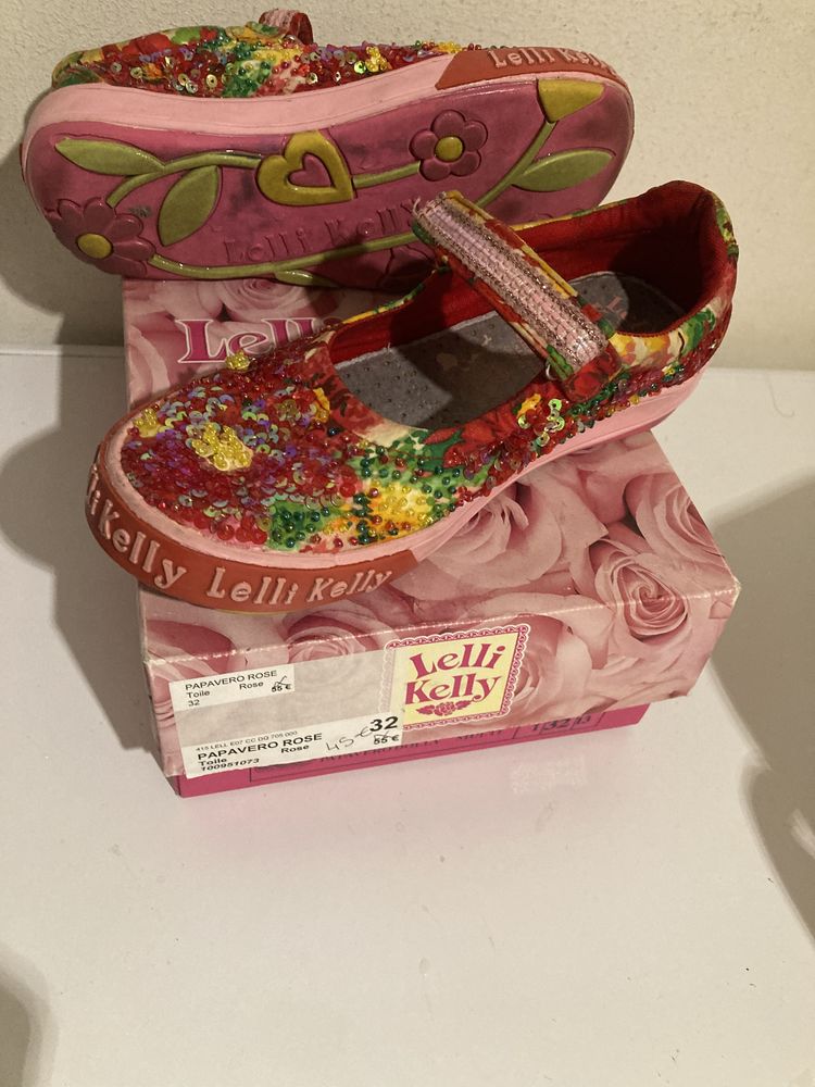 Chaussures filles. 10 Bussy-Saint-Georges (77)