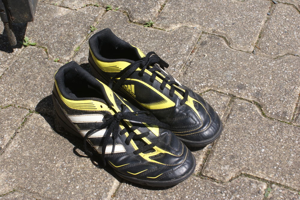 chaussures foot indoor adidas t38 8 Sainte-F�r�ole (19)