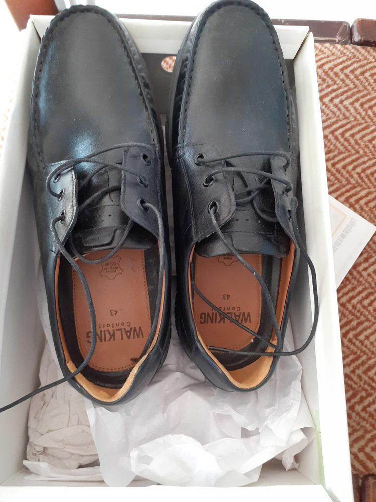 chaussures homme dessus et doublure cuir neuves pointure 43 15 Paris 20 (75)