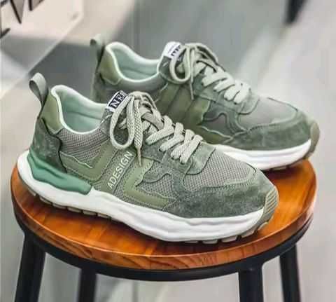 chaussures homme /femme neuves n'ont jamais �t� port�es.Plusieurs tailles sont disponibles de 36 �  46 paiement en main propre ou en ligne 95 Saint-Fargeau-Ponthierry (77)