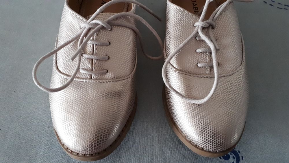 Chaussures � lacets enfant NEUVES  - 28 - 5 euros 5 Villemomble (93)