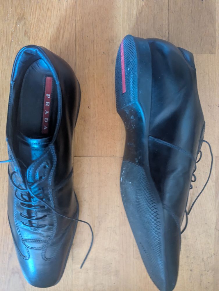 Chaussures � lacets homme PRADA
215 Strasbourg (67)