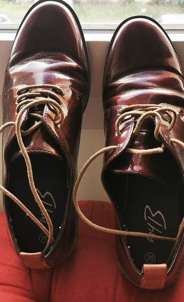 Chaussures � lacets 25 Saint-Julien-en-Genevois (74)