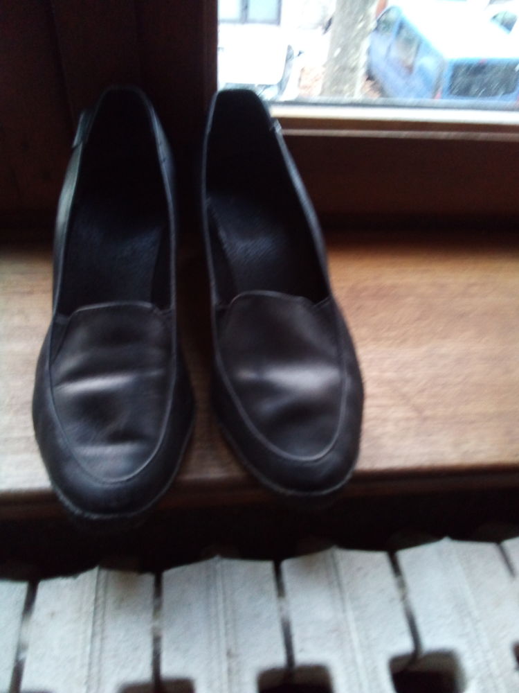 Chaussures Ted Lapidus Cuir Noir Taille 39,5 talon 5cm 25 Privas (07)