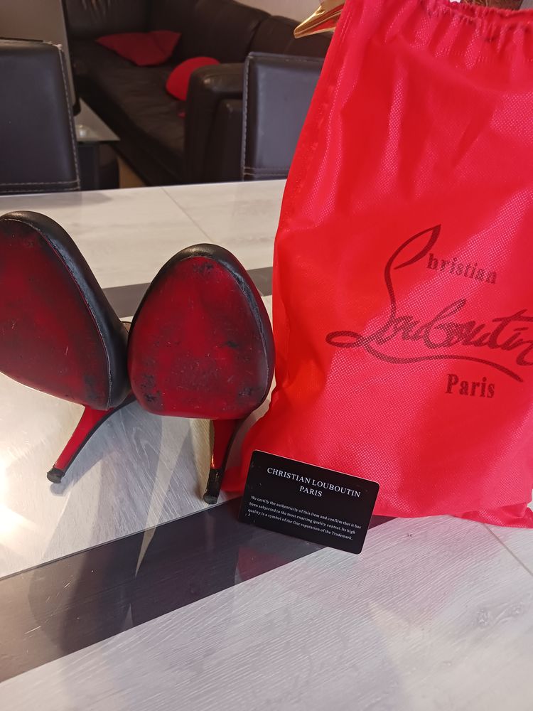 Chaussures louboutin 80 Noisy-le-Grand (93)