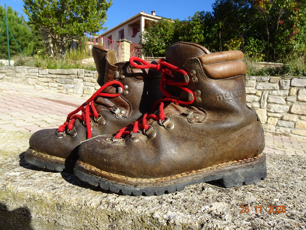 chaussures de montagne cuir peu servi, pointure 42/43 50 Nages-et-Solorgues (30)