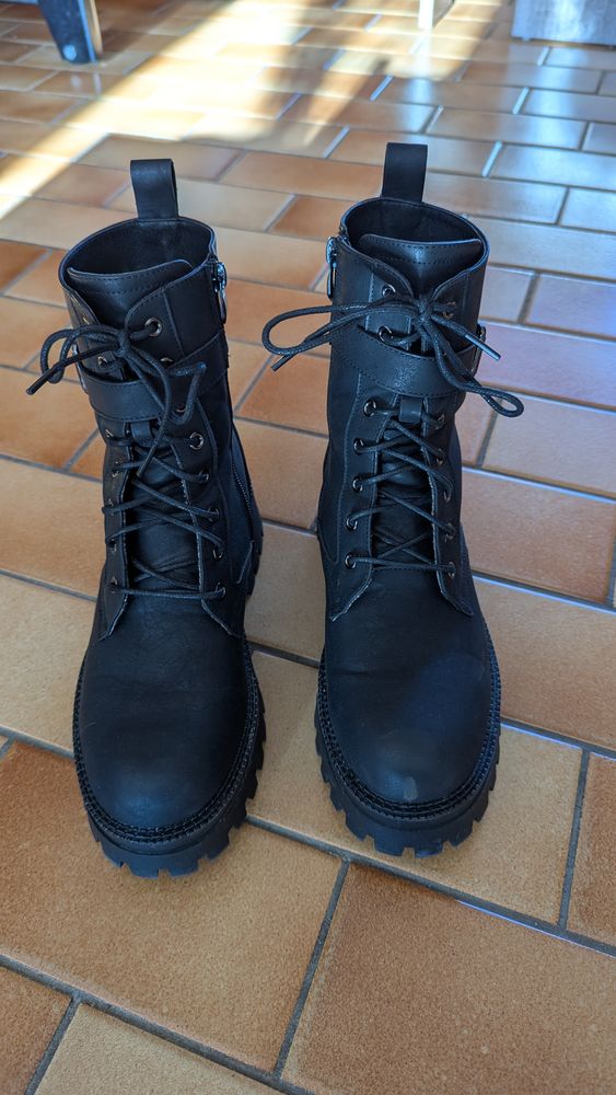 chaussures montantes 10 Villaines-la-Juhel (53)