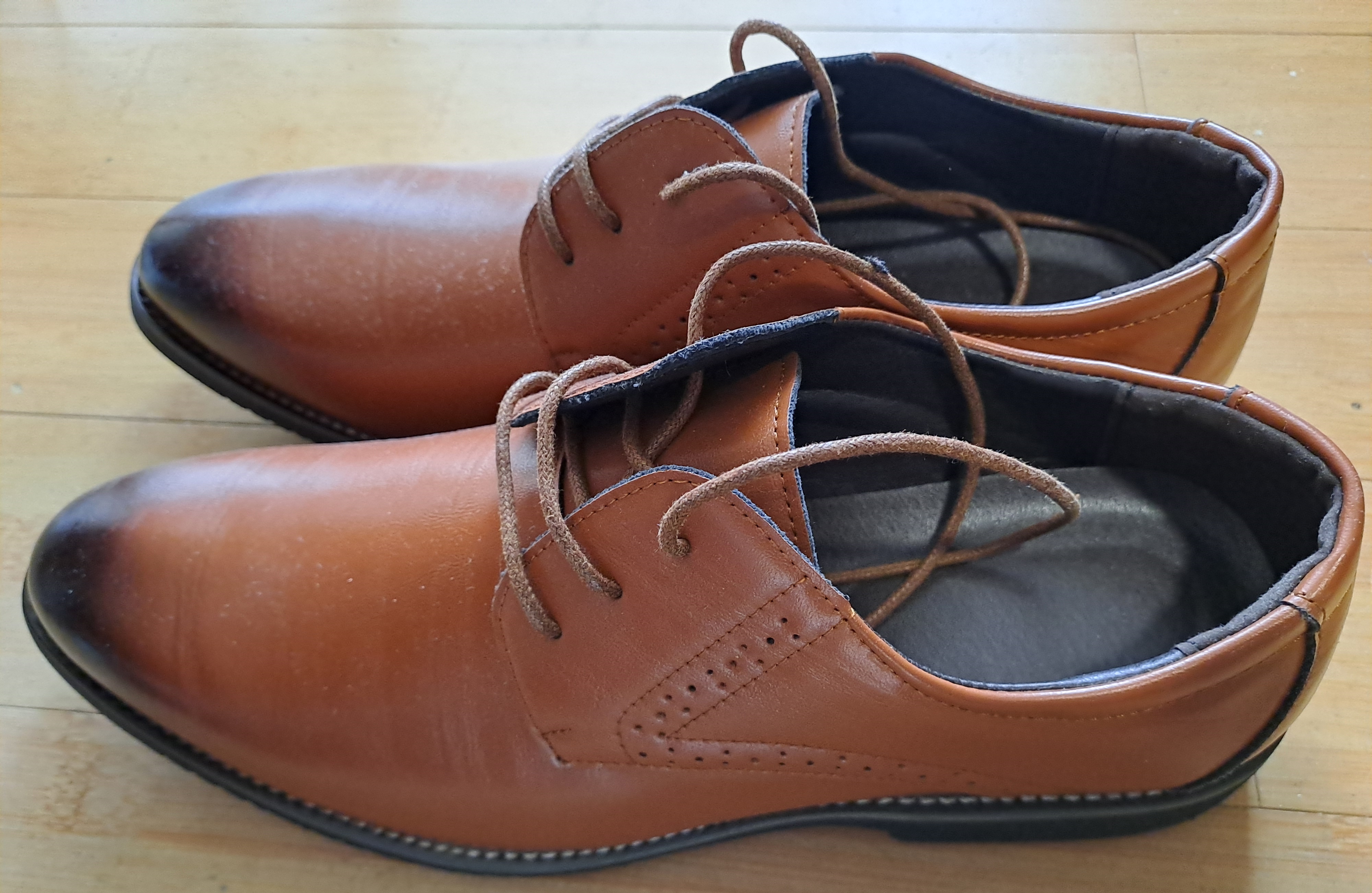 Chaussures neuves en cuir, semelle int�rieure cuir 20 Cagnes-sur-Mer (06)