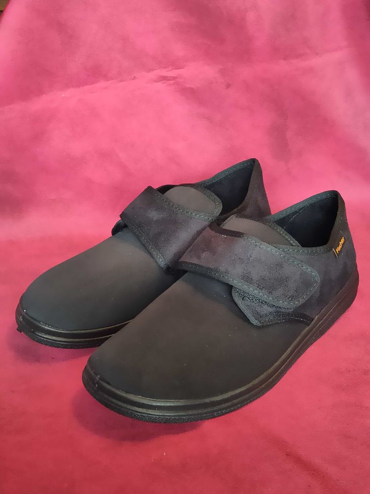 Chaussures+noires+pointure+44+neuves 15 Avermes (03)