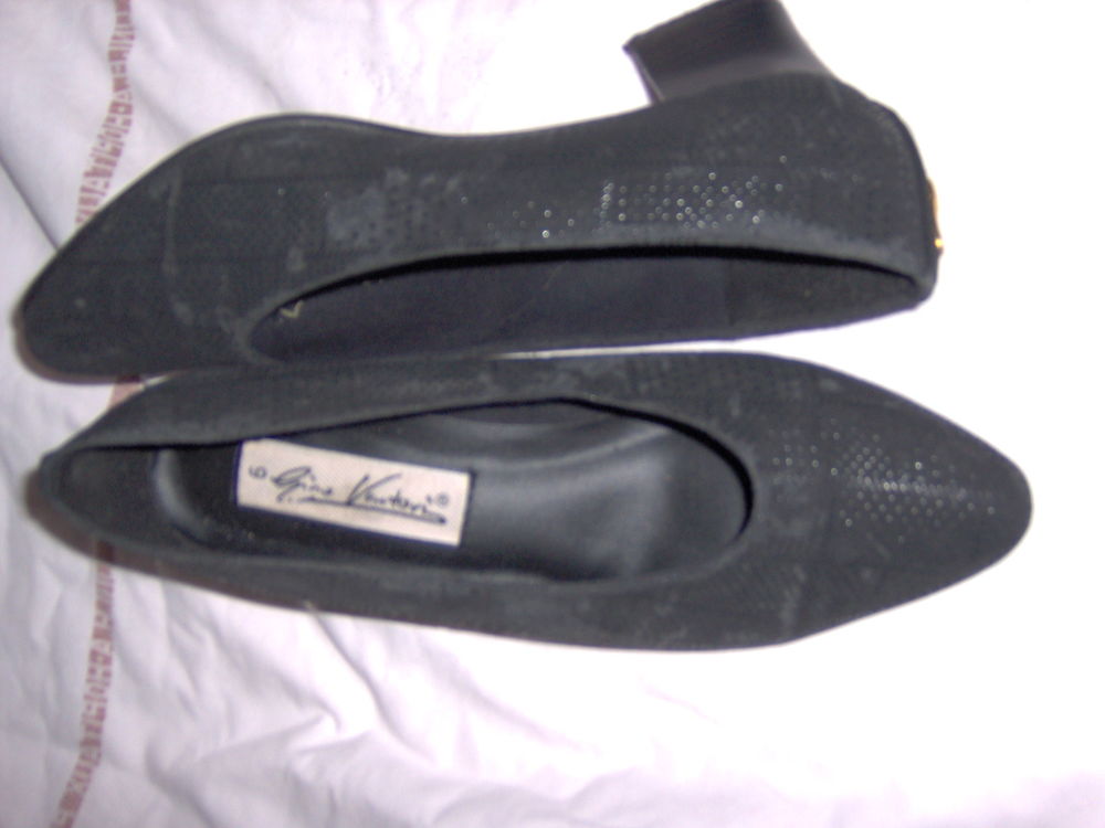 Chaussures noires velout�es, 40, comme neuves 10 Clermont-Ferrand (63)