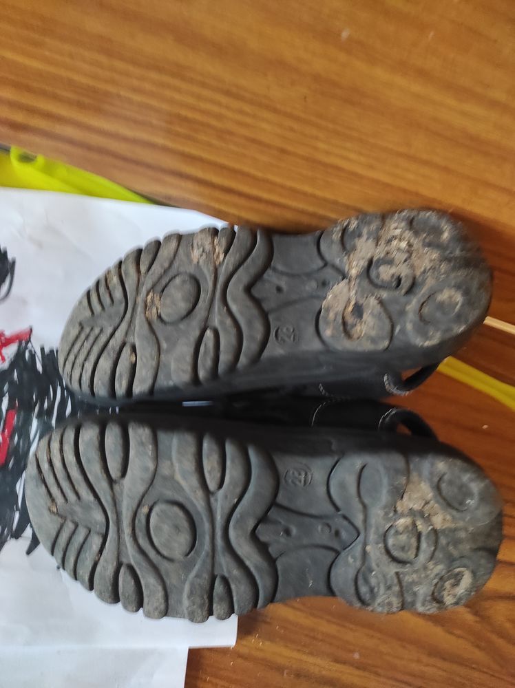 10� chaussures ouverte taille 28 en cuir 10 Accolay (89)