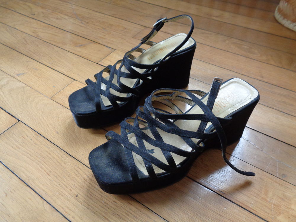 Chaussures d'�t� pointure 38 8 Le Coteau (42)