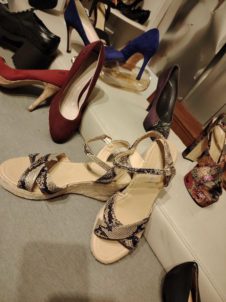 Chaussures pour Femmes ou Travestis 6 Revest-les-Roches (06)