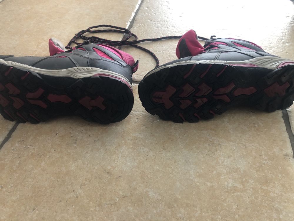 Chaussures de randonn�e bi couleur 10 La Seyne-sur-Mer (83)