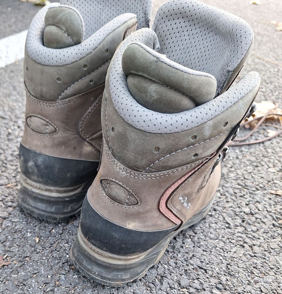 Chaussures de randonn�e cuir tr�s bon �tat 25 Grenoble (38)