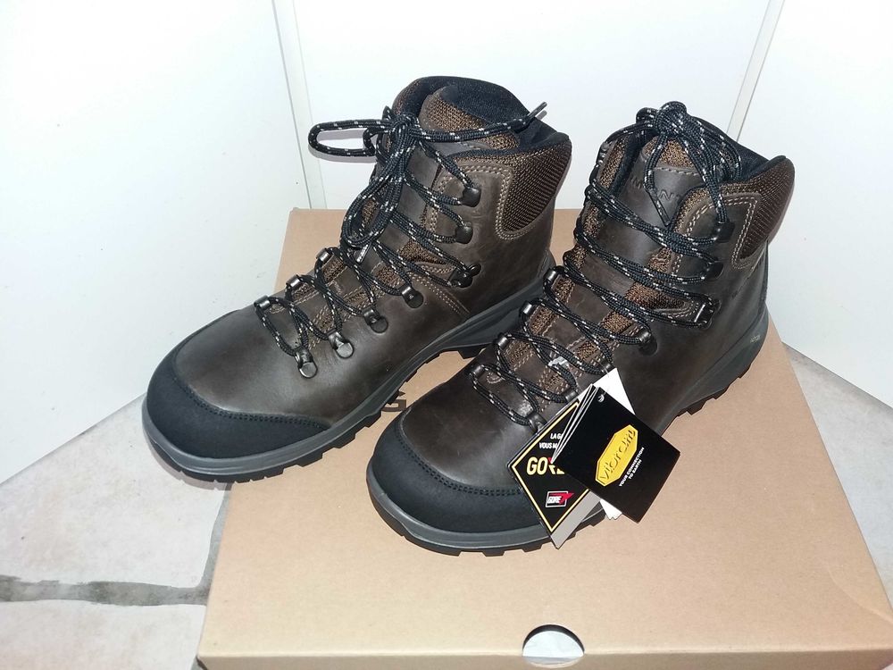Chaussures de randonn�e Garmont, homme Pointure 41, neuves, 120 Reims (51)