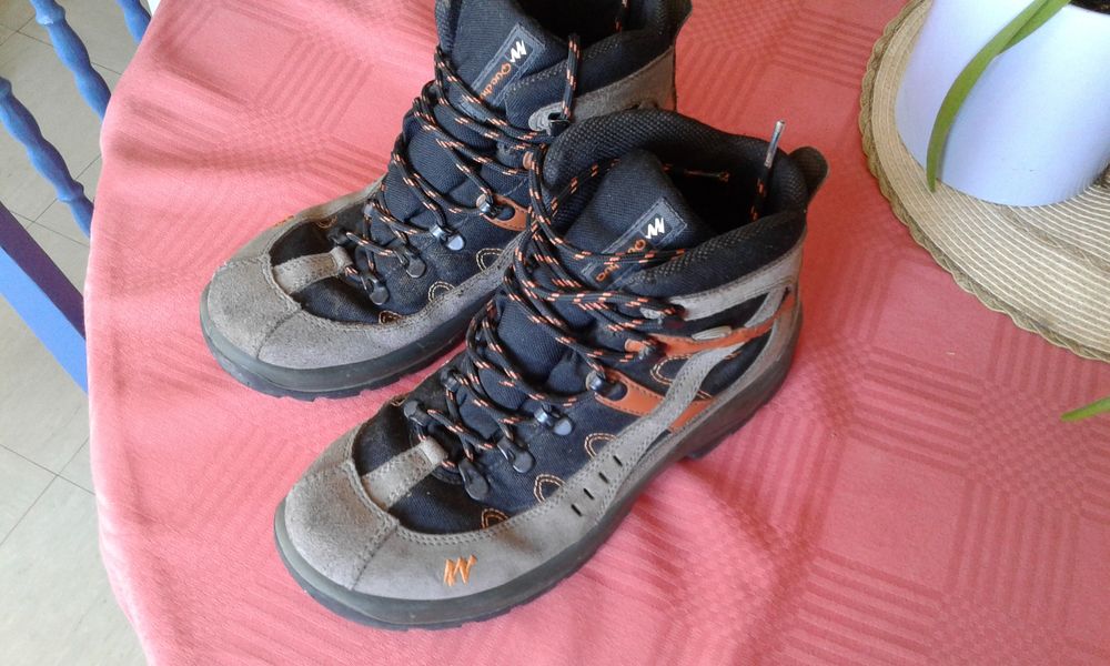 Chaussures de randonnée taille 41. 40 Roanne (42)