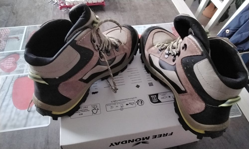 Chaussures de randonn�e 40 Montville (76)