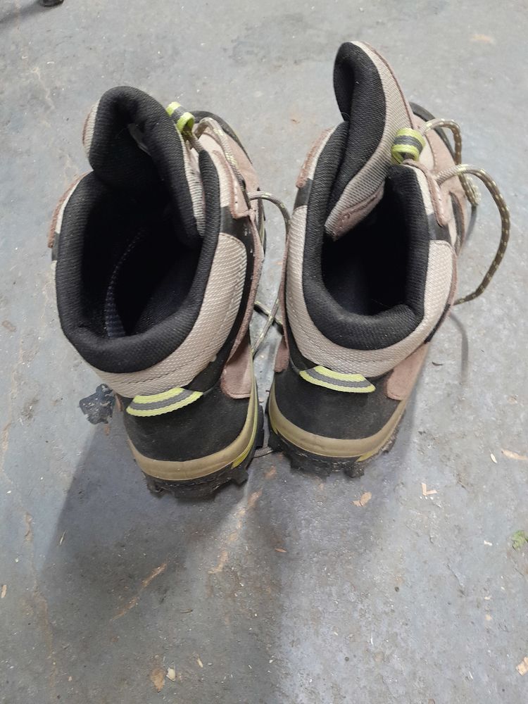 Chaussures de randonn�e 35 Boos (76)