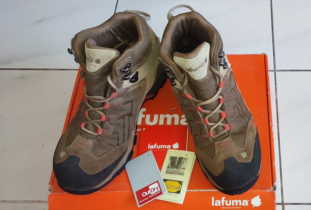 Chaussures de Randonn�es LAFUMA Mi-haute, Vibram. P.40 2/3 80 Saint-Rapha�l (83)