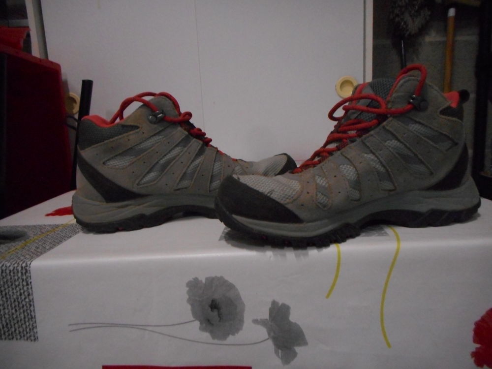 chaussures de randonn�es marque  colombia  pointure 38 40 Pleslin-Trigavou (22)