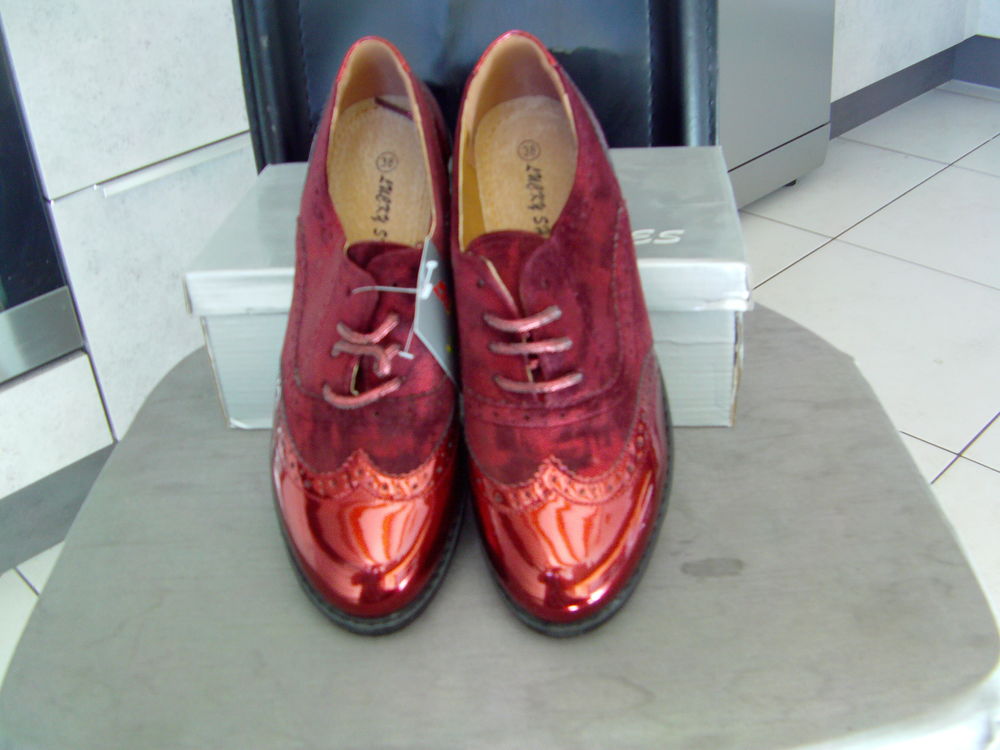 Chaussures rouge pointure 38 12 Les Bâties (70)