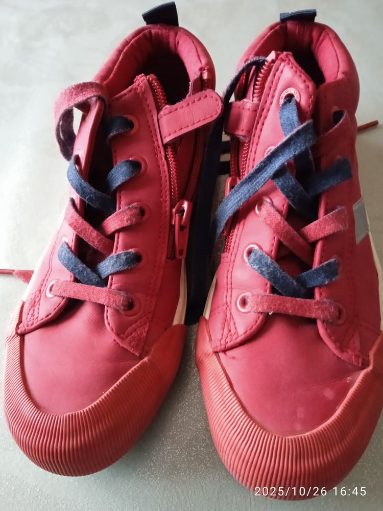 chaussures rouges fille p 34 4 Olivet (45)