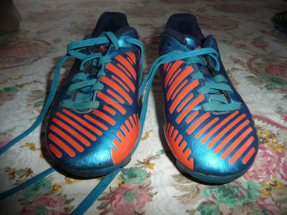 Chaussures rugby/foot enfants pointure 29/30. 5 Dole (39)