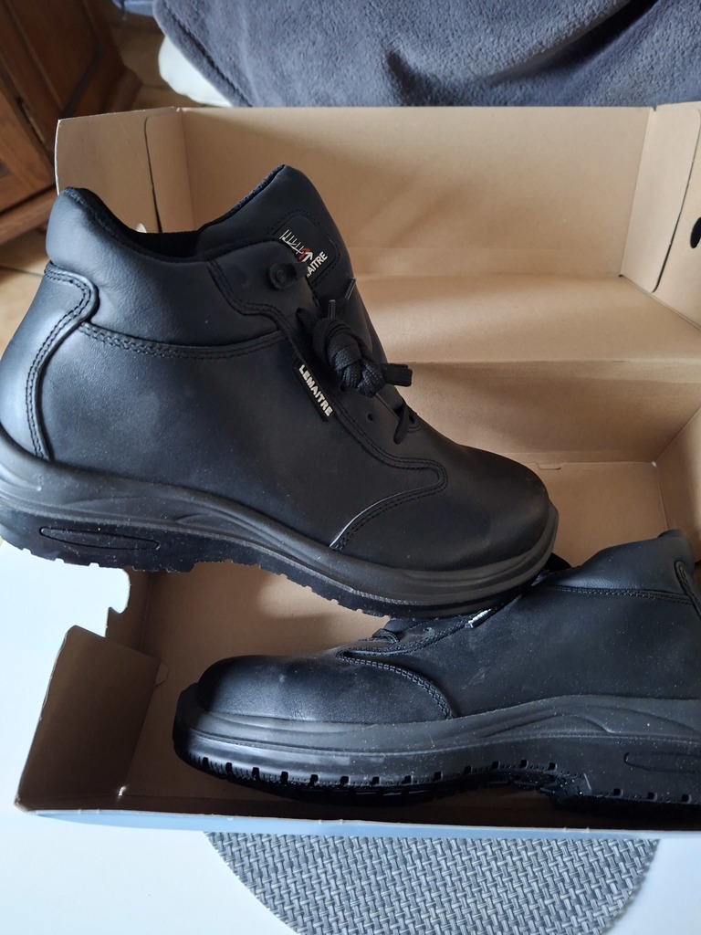 Chaussures de s�curit� montantes noires Lemaitre 50 Charleville-M�zi�res (08)