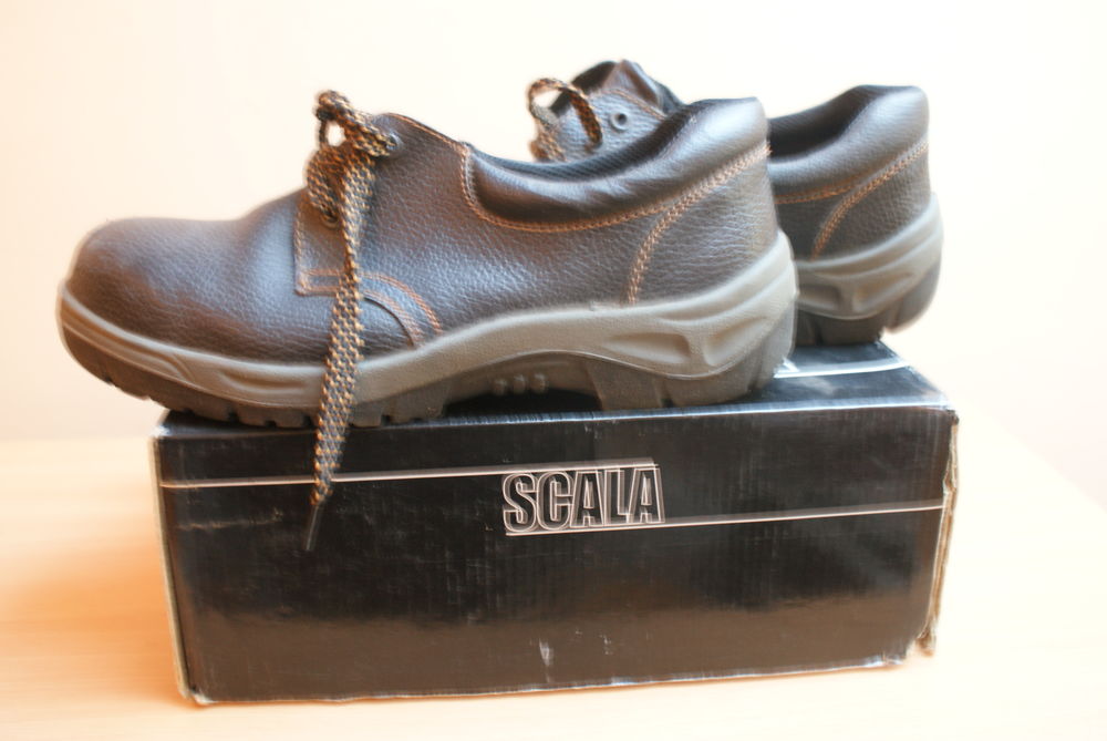 Chaussures de securit� 15 Villebois (01)