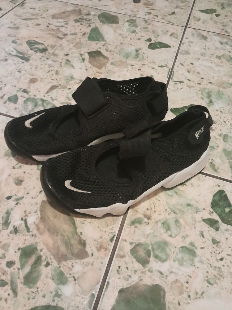 Chaussures sport et loisirs 40 Saint-Andr� (97)