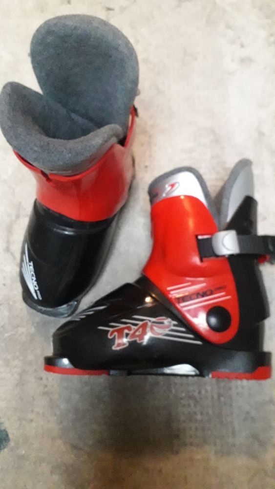 Chaussures de Flo taille 28 et ski 110cm avec baton 50 Marseille 8 (13)