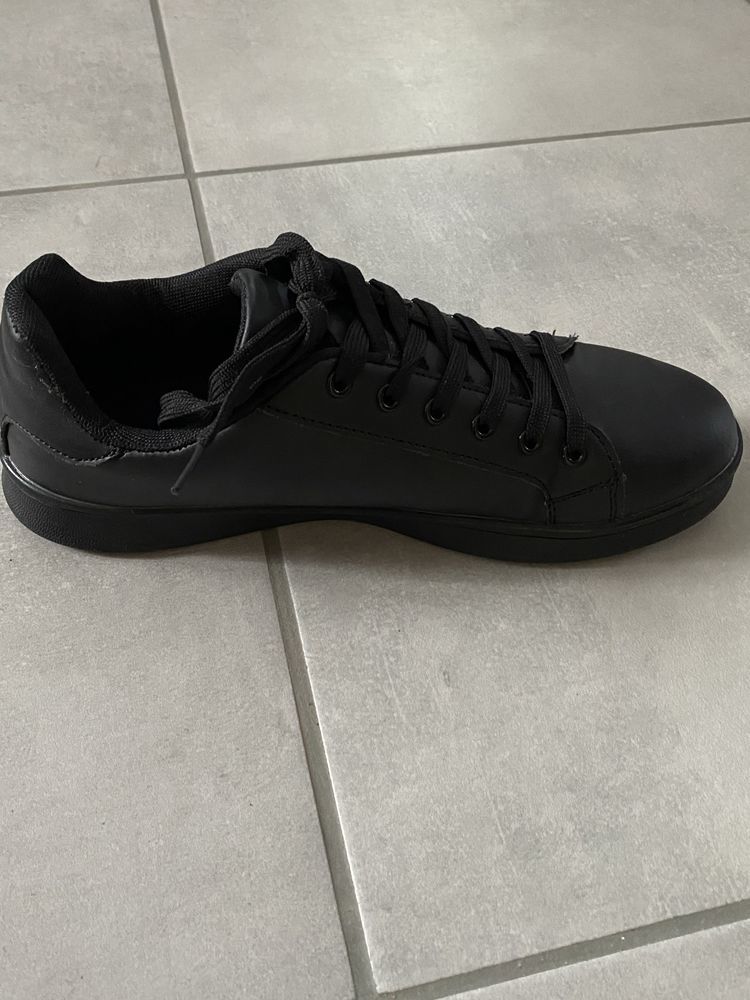 chaussures taille 42 15 Courdemanche (27)