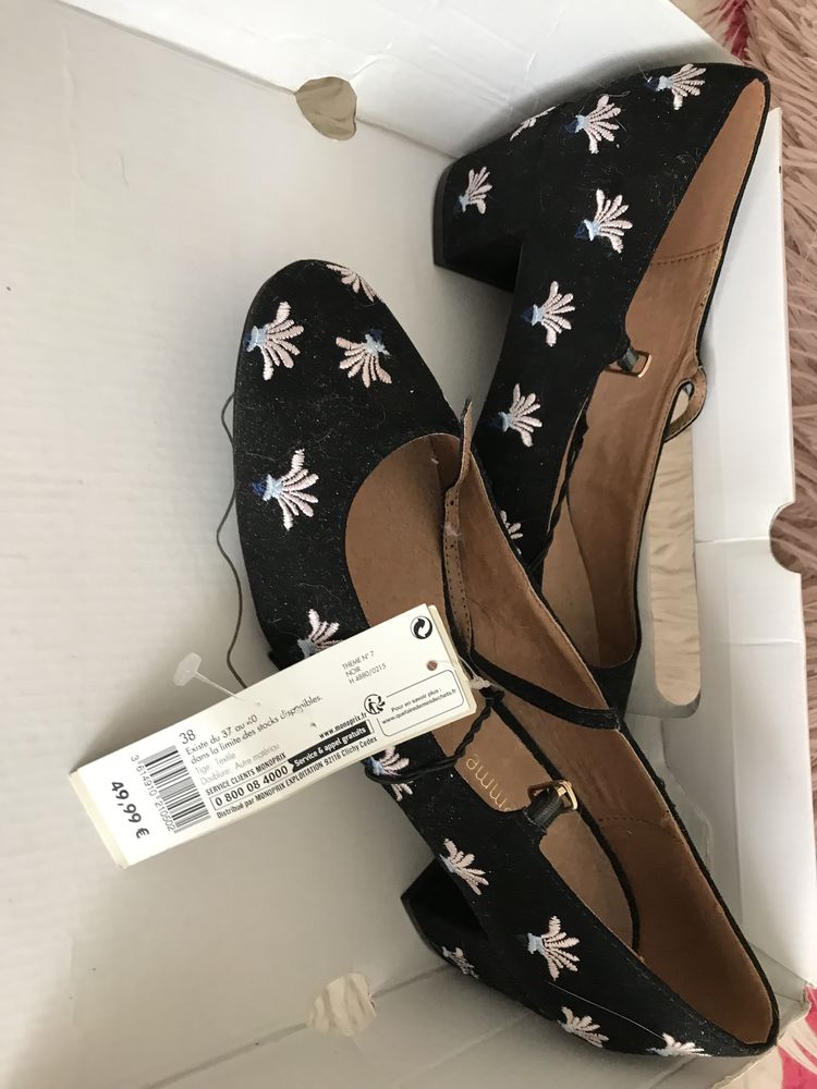 Chaussures tailles 38/37 
Style divers - marques 25 Marcq-en-Bar�ul (59)