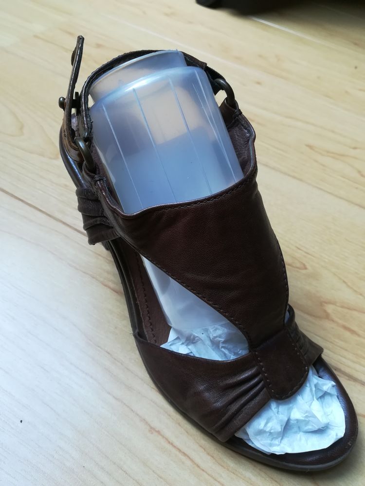 CHAUSSURES TALON COMPENSE / NU PIED / PT 36  
0 Mouvaux (59)