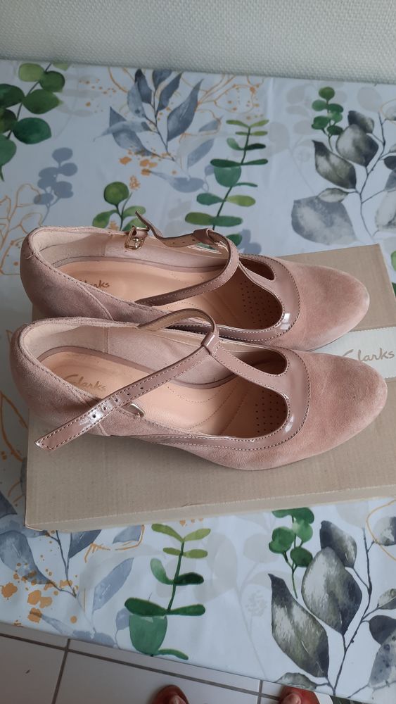 Chaussures � talons CLARKS cuir 40 Grenoble (38)
