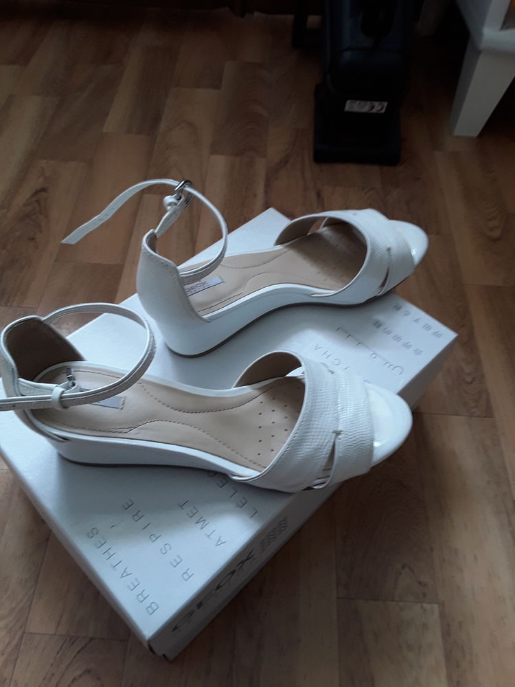 Chaussures talons compens�s 30 �tang-sur-Arroux (71)