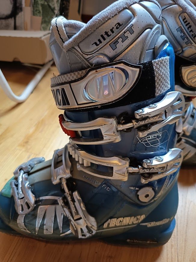 Chaussures de ski Technica taille 38
50 Saint-Genis-Laval (69)