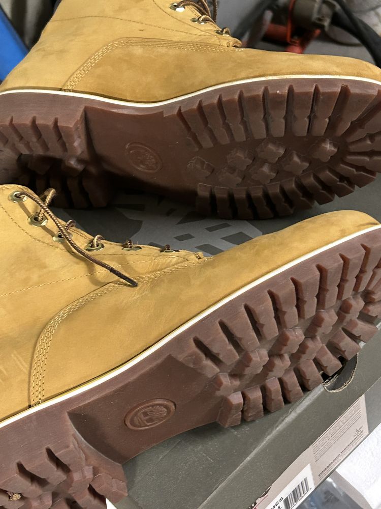 Chaussures 44 Tiberlande 150 L'Ha�-les-Roses (94)