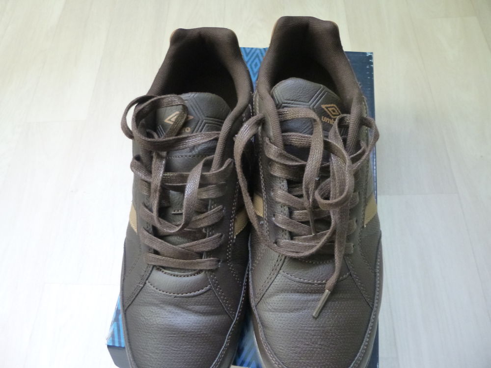 Chaussures UMBRO 20 Renescure (59)