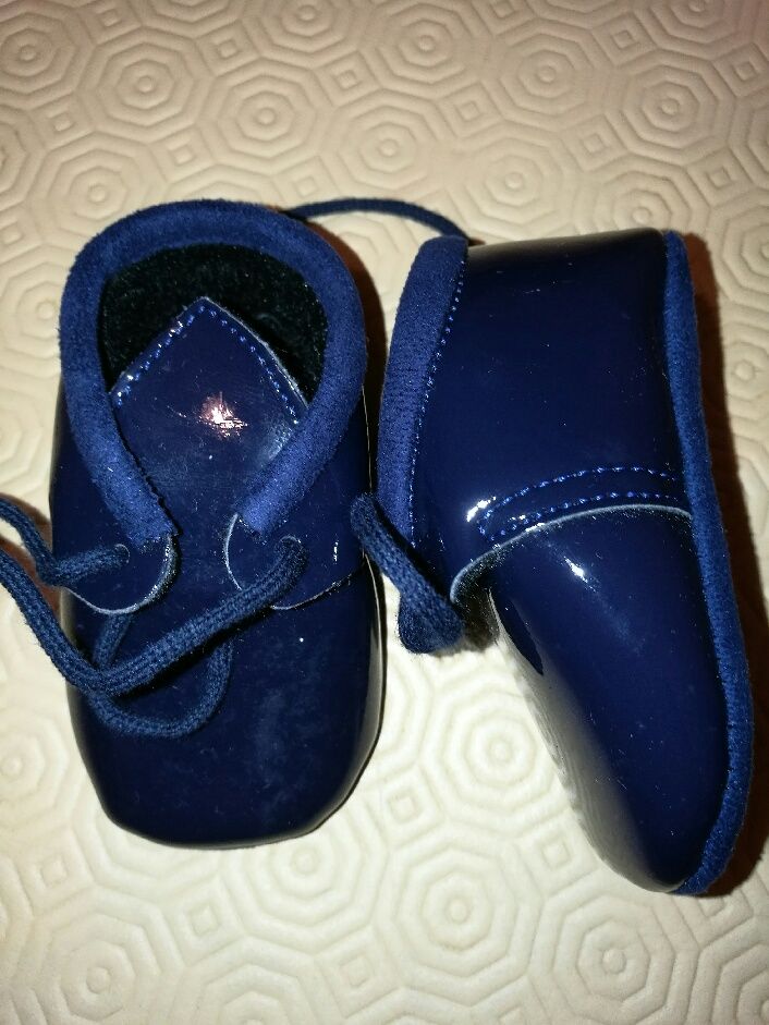 CHAUSSURES VERNIS AU BISOU  T 18 3 Villiers (86)