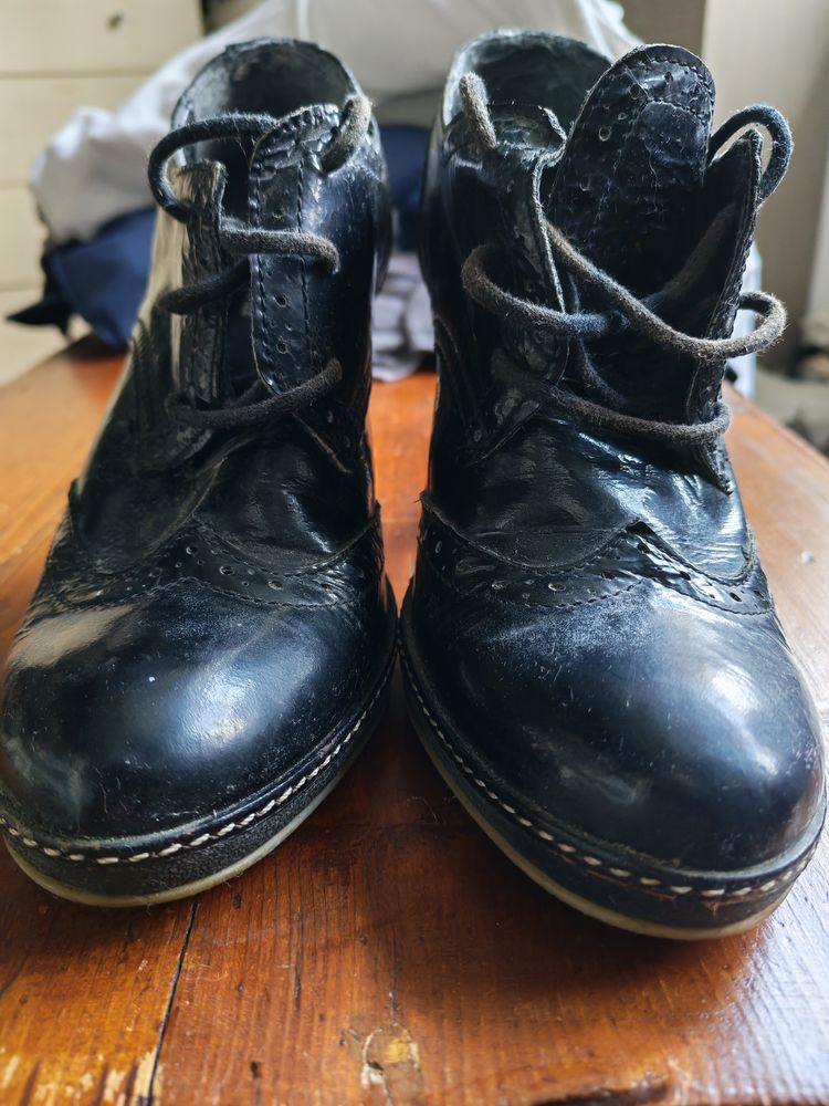 Chaussures vernis noir talon et lacets 40 Aubeterre-sur-Dronne (16)