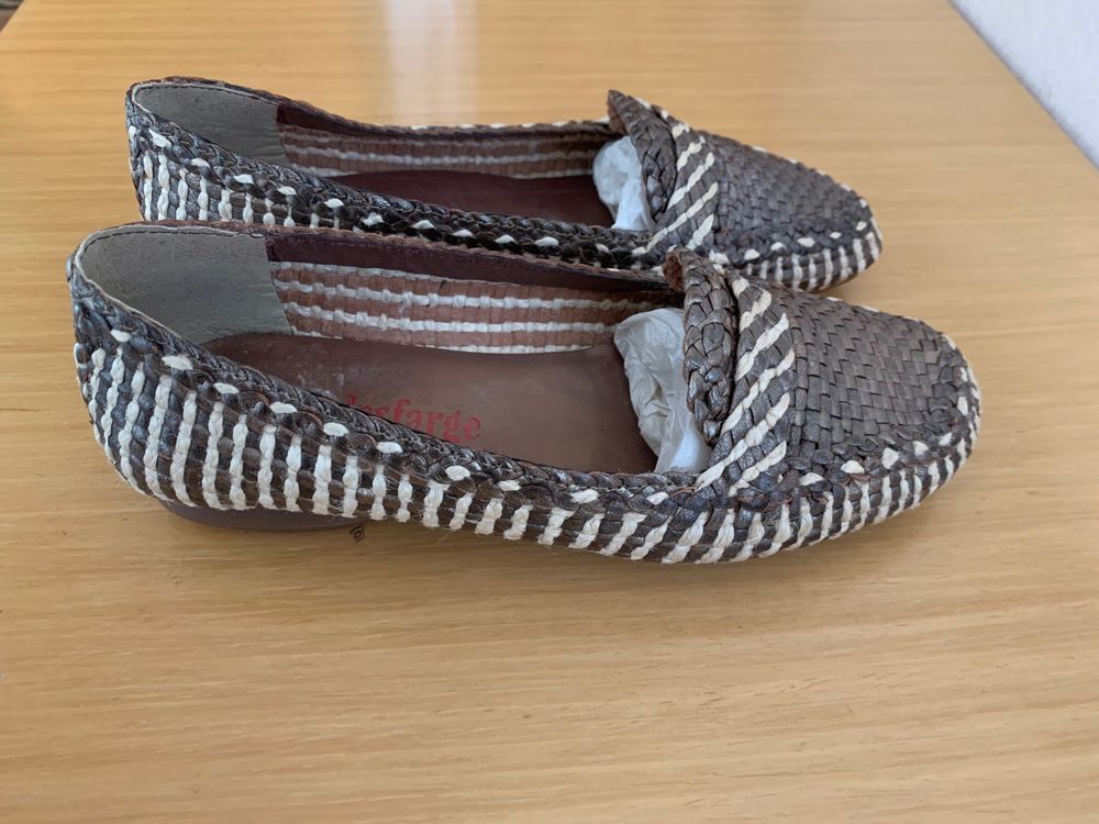 Chaussures ''Yves Desfarge'' en Cuir tress� beige P.39 20 Paris 19 (75)