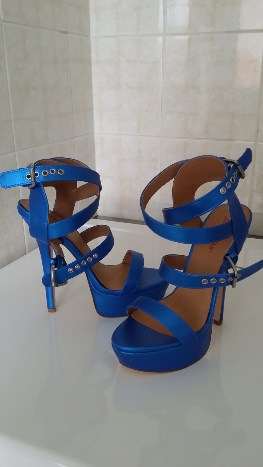 CHAUSSURES 20 �lancourt (78)